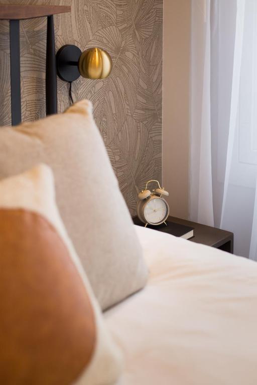 The Santamaria Golden Palms Studio by Den Stays - Appartement