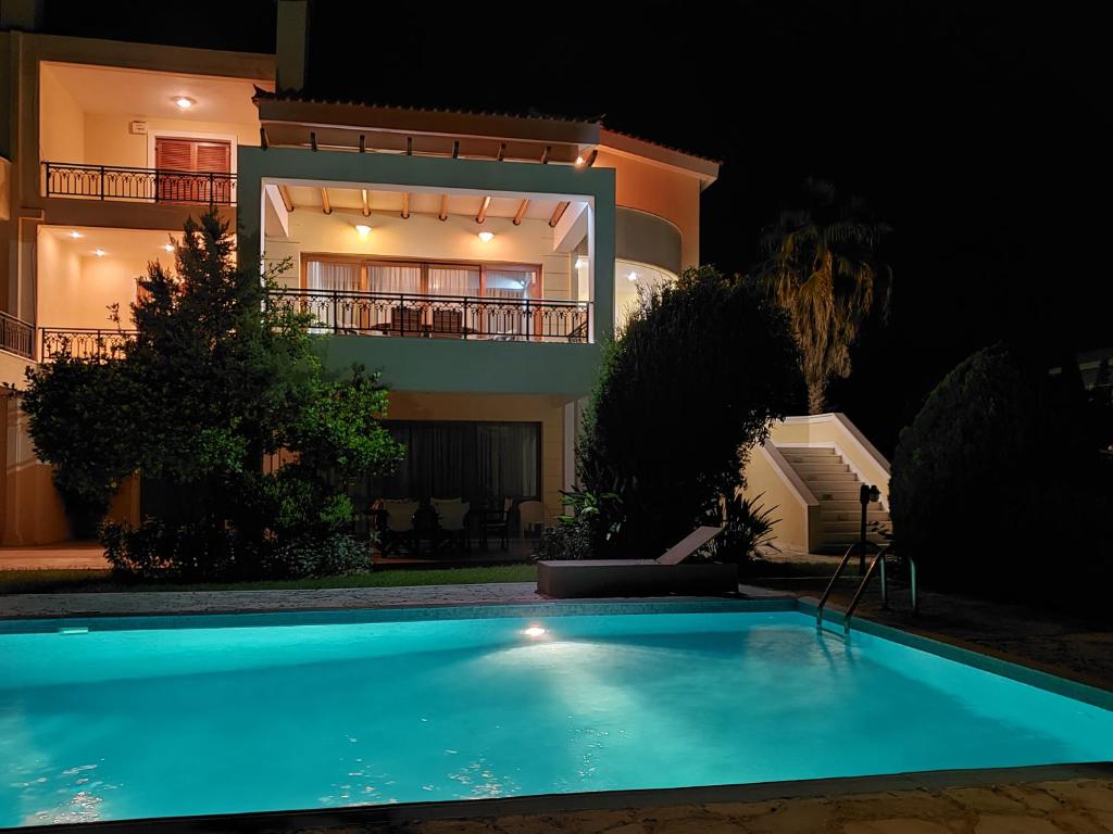 Πισίνα στο ή κοντά στο Seaside Villa Lagonisi