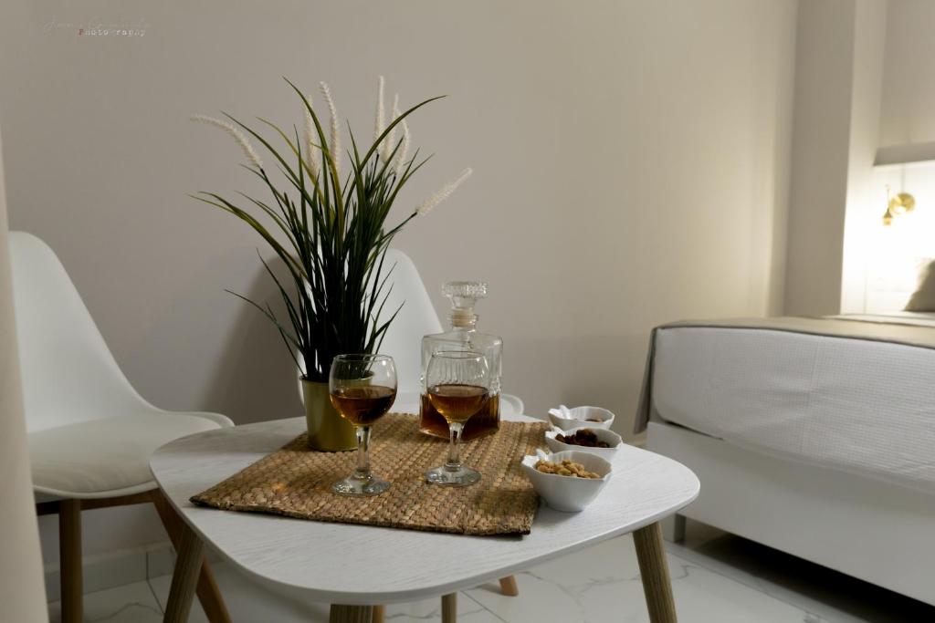 Nápoje v ubytování Sunset brand new luxury apt with pool & sea view