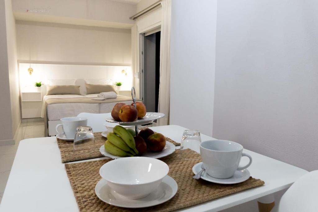 Postel nebo postele na pokoji v ubytování Sunset brand new luxury apt with pool & sea view