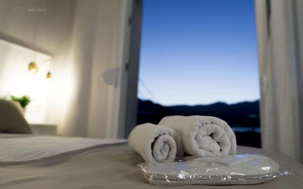 Fotografie z fotogalerie ubytování Sunset brand new luxury apt with pool & sea view v destinaci Karpathos