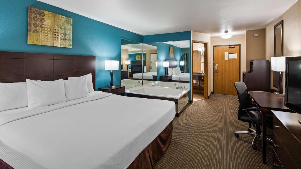 Best Western Galena Inn & Suites - Deluxe King Room Con Chimenea