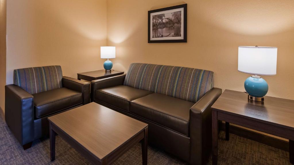 Best Western East Towne Suites photo