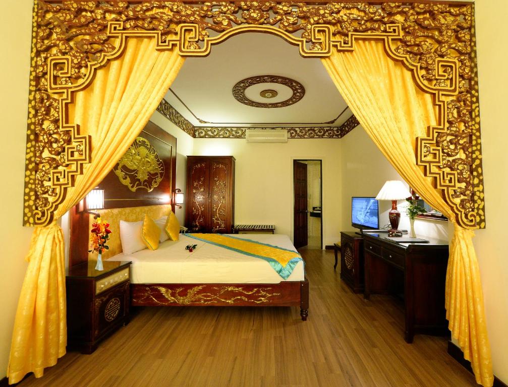 Thanh Lich Royal Boutique - 17