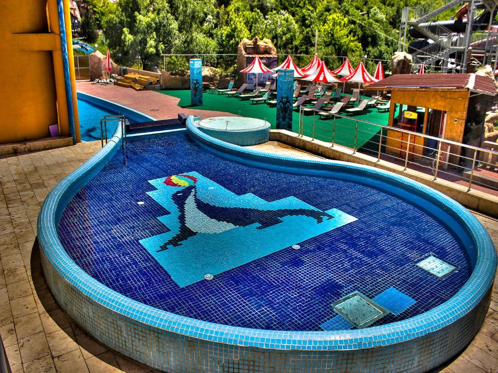 Bazén v ubytování Aquapark Hotel & Villas nebo v jeho okolí