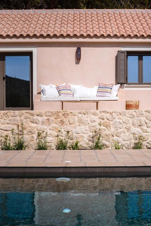 The swimming pool at or close to La Baracca