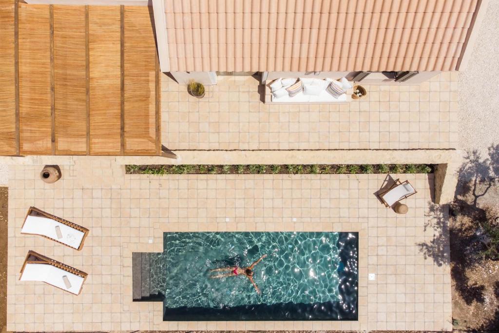 The swimming pool at or close to La Baracca