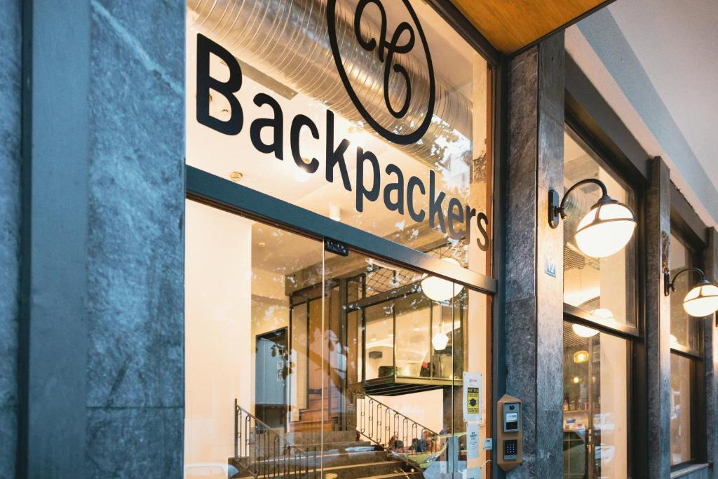 Reštaurácia alebo iné gastronomické zariadenie v ubytovaní Athens Backpackers