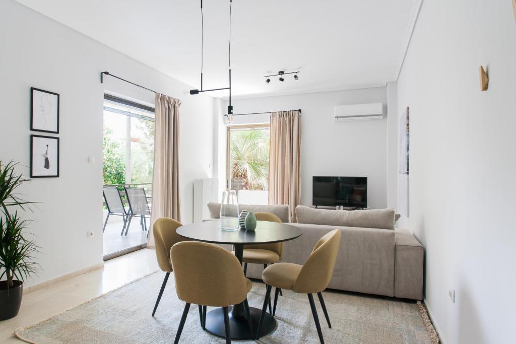 Pleasant 2BR Apartment near HELEXPO by UPSTREET