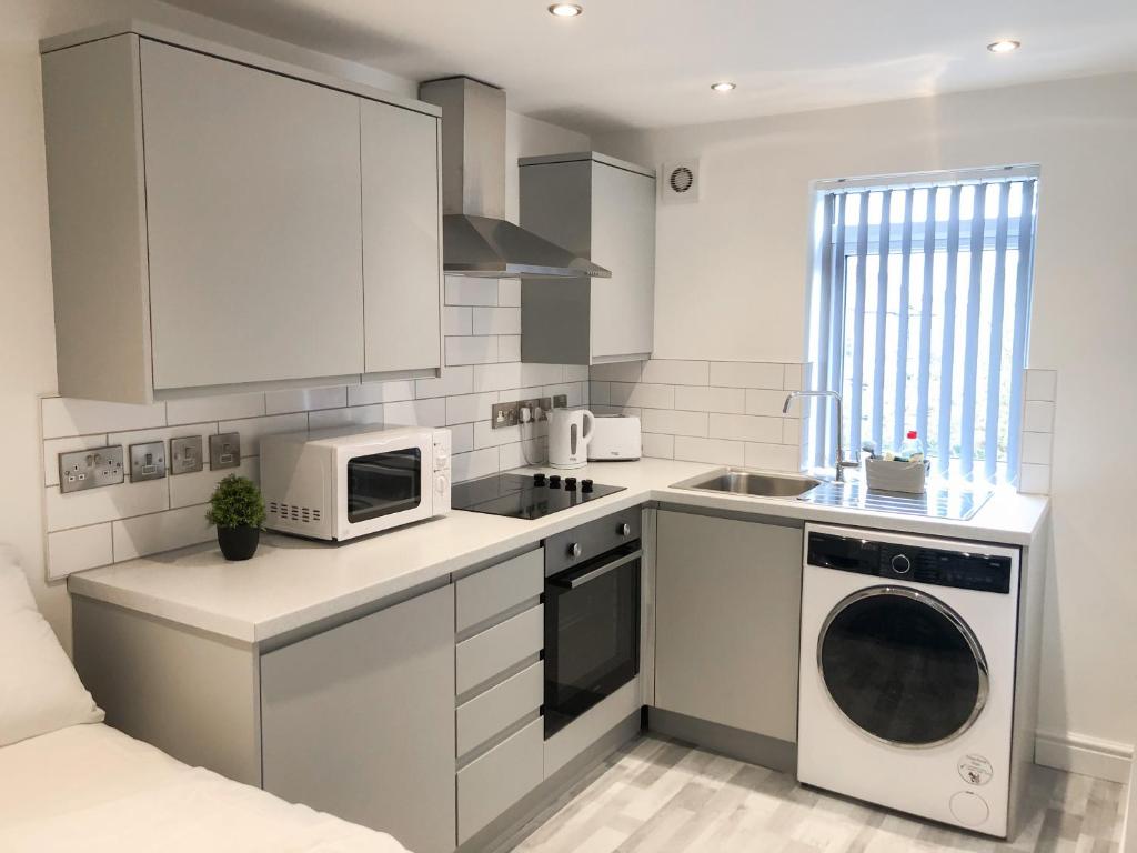 10min to City - FREE Parking - Private Studio - Contractor Friendly - 工作室