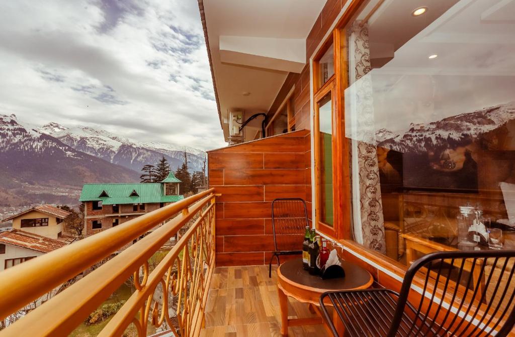 Üldine mäevaade või majutusasutusest Hotel Smugglers Mountain View - central heated & air Cooled #Free Pick from Volvo Bus Stand pildistatud vaade
