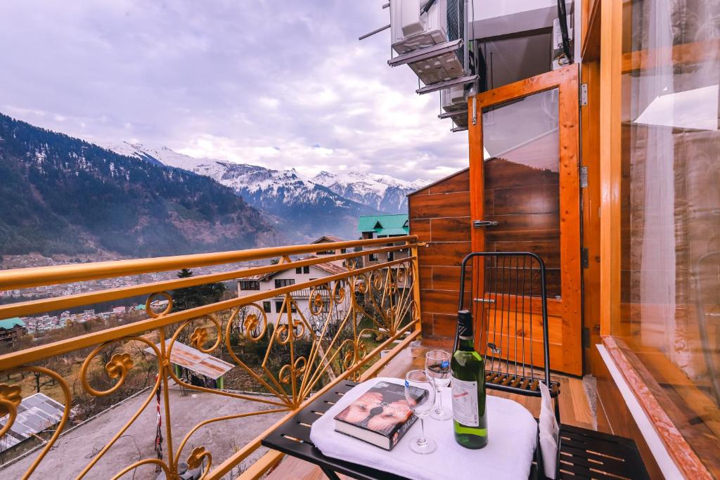 Üldine mäevaade või majutusasutusest Hotel Smugglers Mountain View - central heated & air Cooled #Free Pick from Volvo Bus Stand pildistatud vaade
