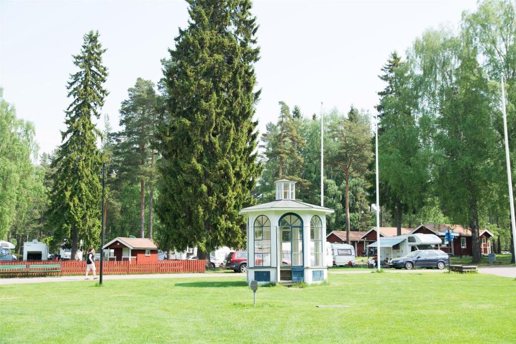 Zahrada ubytování First Camp Mellsta-Borlänge