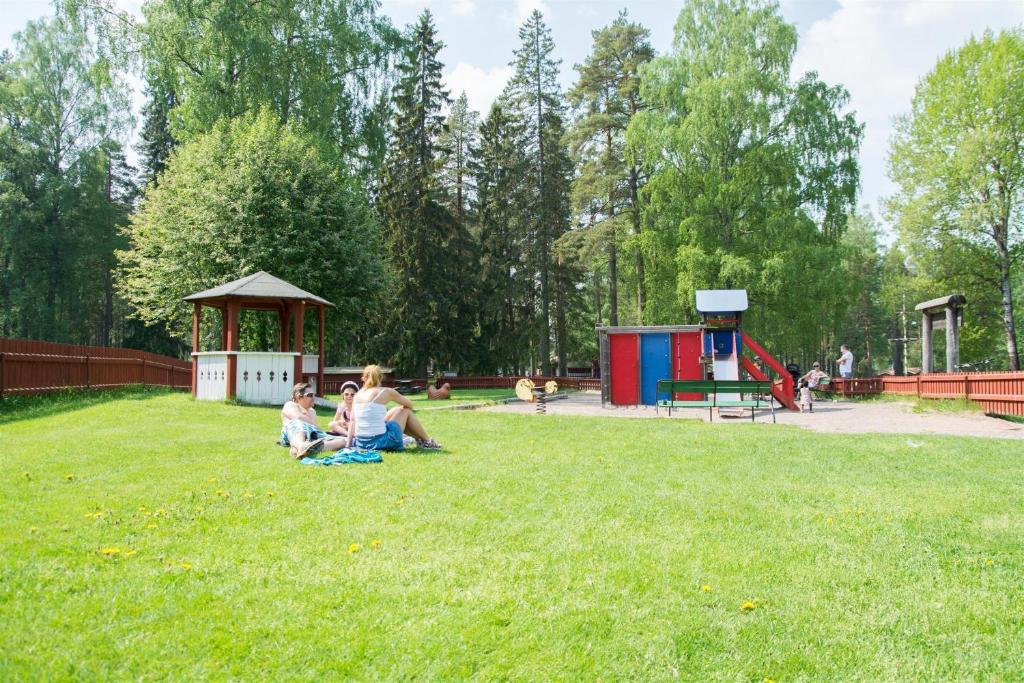 Zahrada ubytování First Camp Mellsta-Borlänge