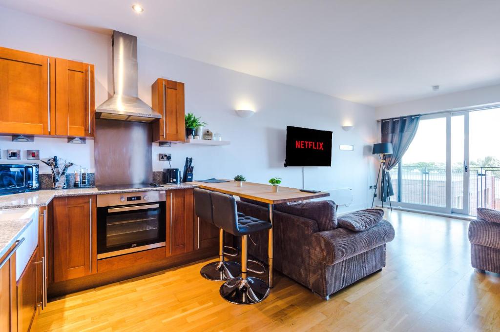 A-K s - Manchester Top Floor 2 Bedroom - Housity