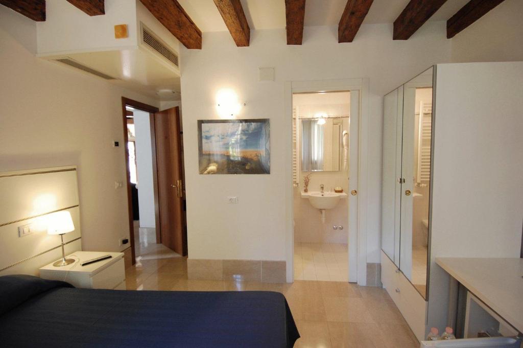 Santa Margherita Guest House - 1