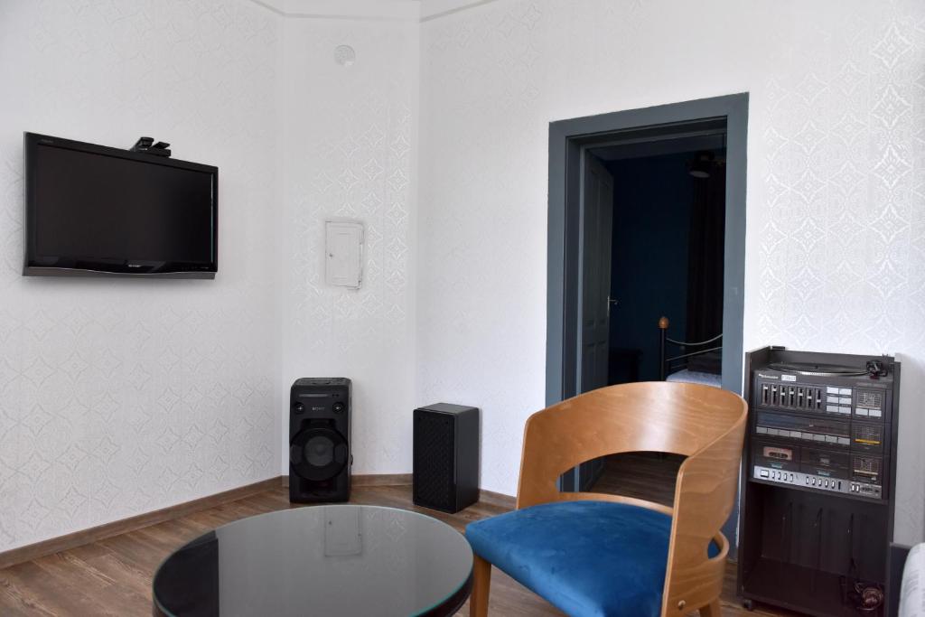 TV a/nebo společenská místnost v ubytování Vacation house Stala la la