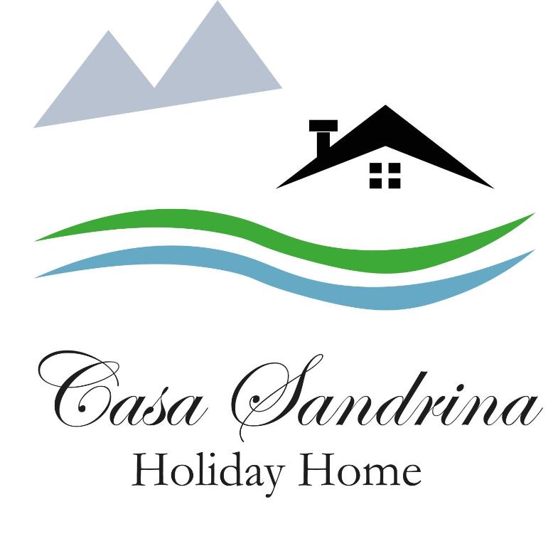 um logótipo para uma casa de férias com uma casa na água em Casa Sandrina em Caprino Veronese