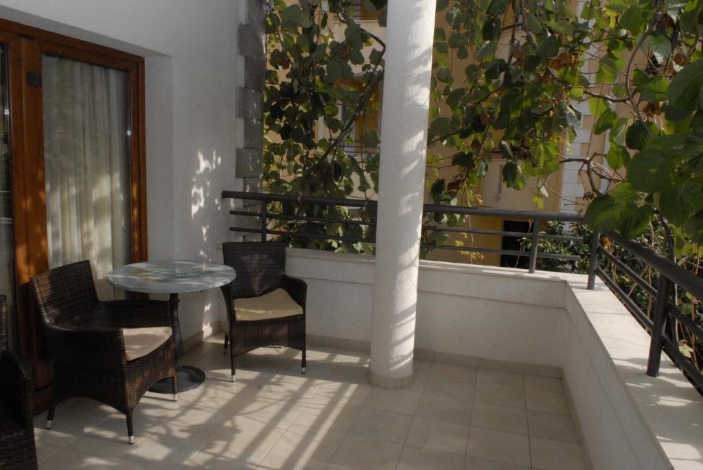 Apartments Butua - 14