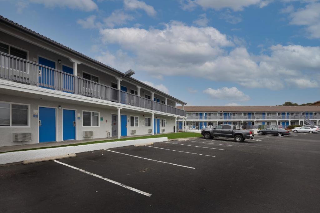 Days Inn by Wyndham Arroyo Grande Pismo Beach photo