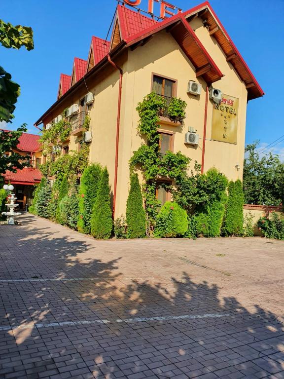 Budova, kde se hotel nachází