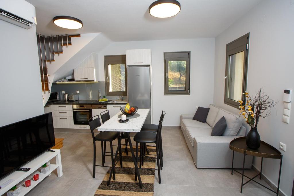Kuchyňa alebo kuchynka v ubytovaní Théa boutique villas sivota II