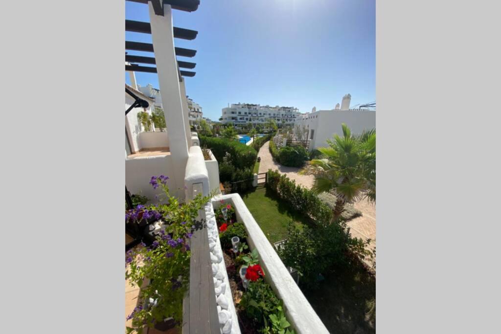 Zahrada ubytování Sunset Resina Golf - 2 Bedrooms Apartment with Sea view - Estepona