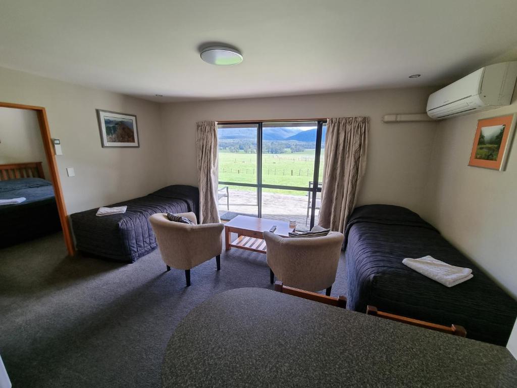 Posezení v ubytování Lewis Pass Motels