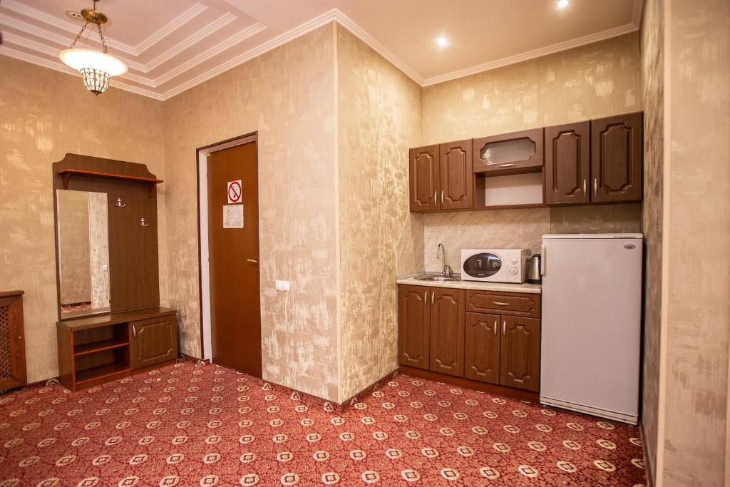Kuchyň nebo kuchyňský kout v ubytování Almira Orion Group Hotel