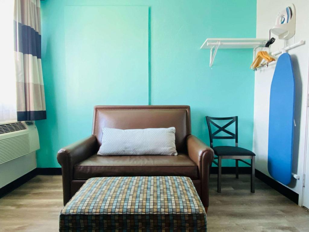 Posezení v ubytování Rodeway Inn Old Town Scottsdale