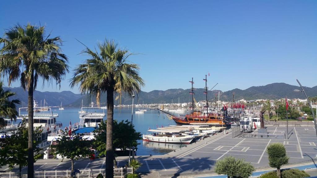 Foto dalla galleria di Modern and Vibrant Apartment 7 Min to Marmaris Public Beach a Marmaris