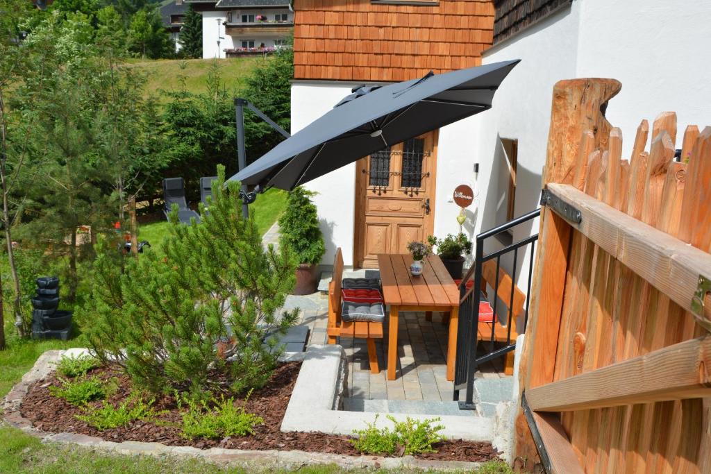 Κήπος έξω από το Adelheid Keusche - DAS Chalet in Rennweg am Katschberg