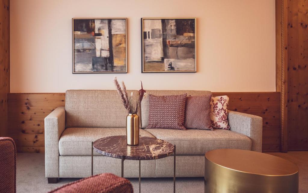 Posezení v ubytování Hotel Waldhuus