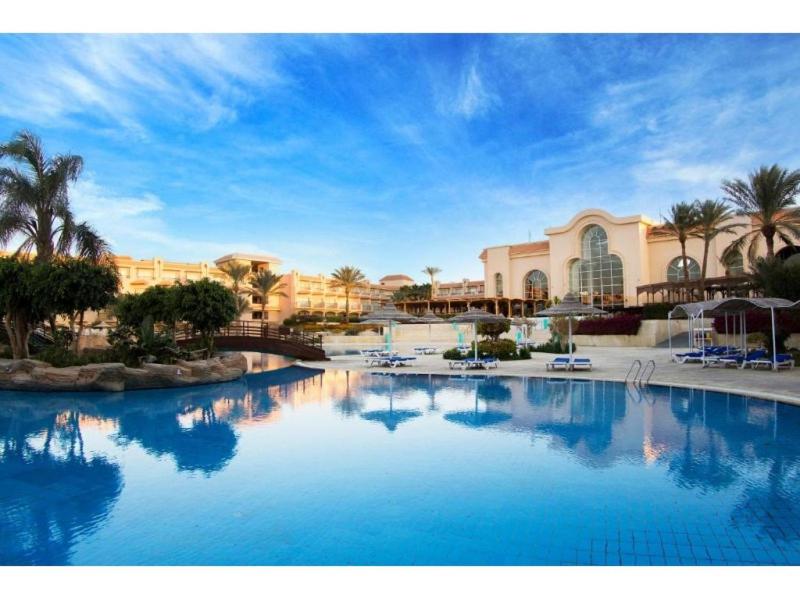 Pyramisa Beach Resort Sahl Hasheesh – Studio apartment