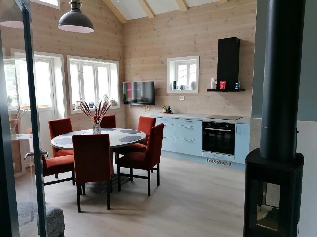 Kuchyň nebo kuchyňský kout v ubytování Andøy Vest Rorbuer Reine