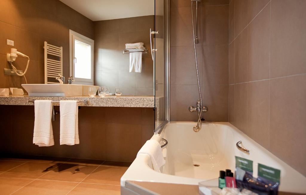 Koupelna v ubytování Hotel Rural Valdorba