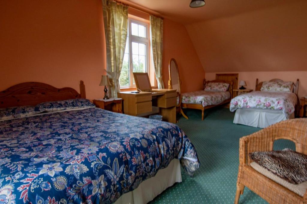 Postel nebo postele na pokoji v ubytování Ferryview B&B V23 X577