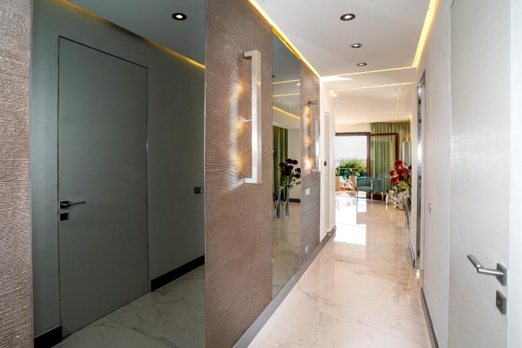 Kép Luxury Beachfront Apartment Taormina Pool and Parking szállásáról Taorminában a galériában