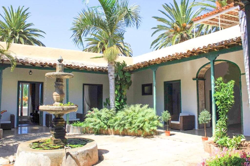 A garden outside Detached Villa with Garden, Heated and Private Pool, Sea View, Parking Free
