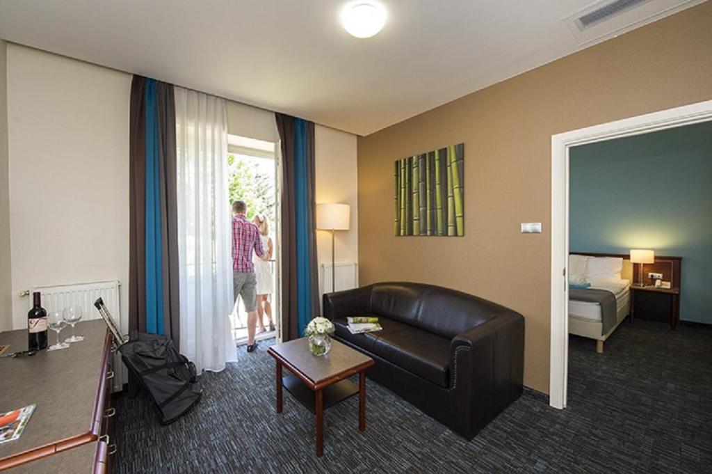 Old Lake Golf Hotel - Family Junior Suite