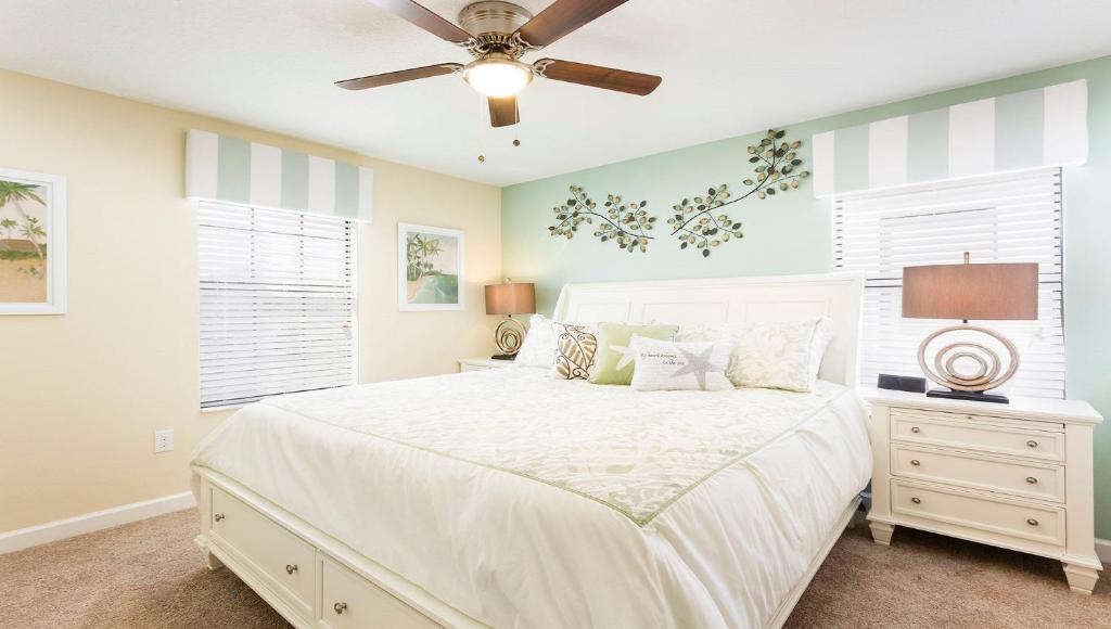 8BR Disney Home w Pool SPA Theater Near Clubhouse