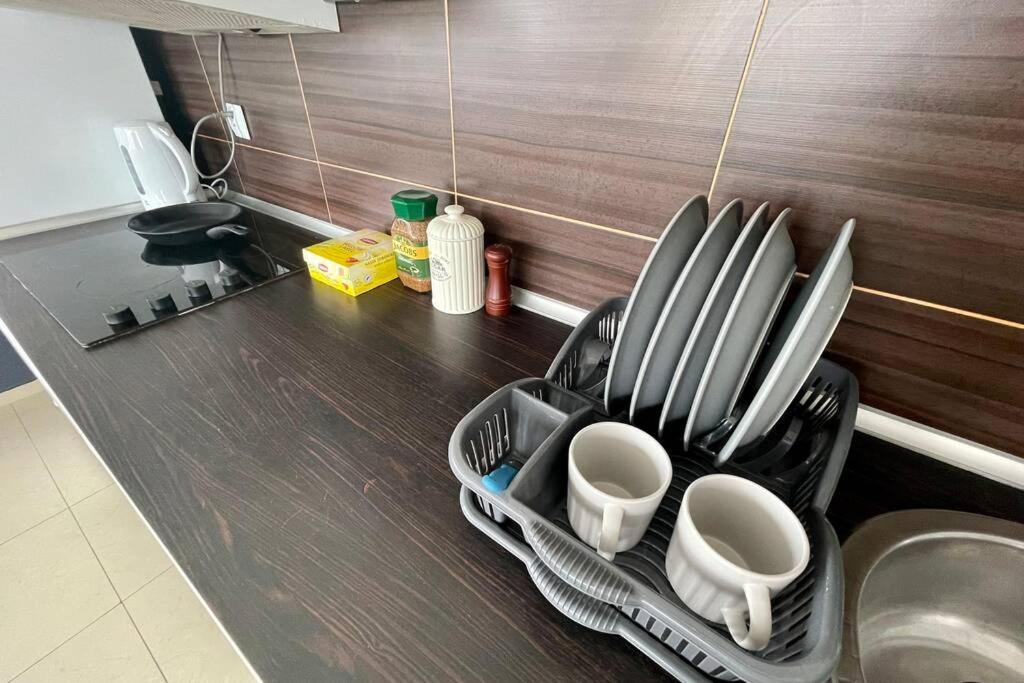 Fotografia z galérie ubytovania SAWA Apartment 2xMetro WiFi 500 Mbs 50’TV Netflix HBO AppleTV+ vo Varšave
