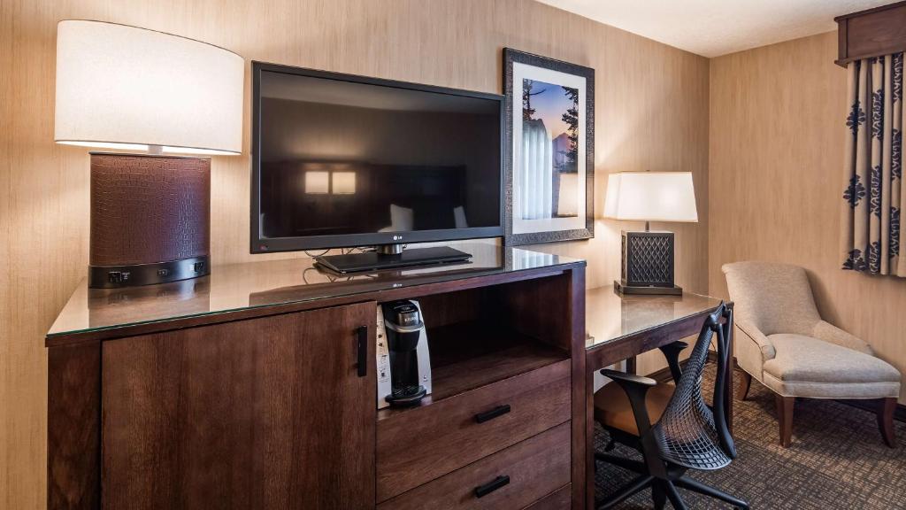 Best Western Plus Flathead Lake Inn and Suites photo