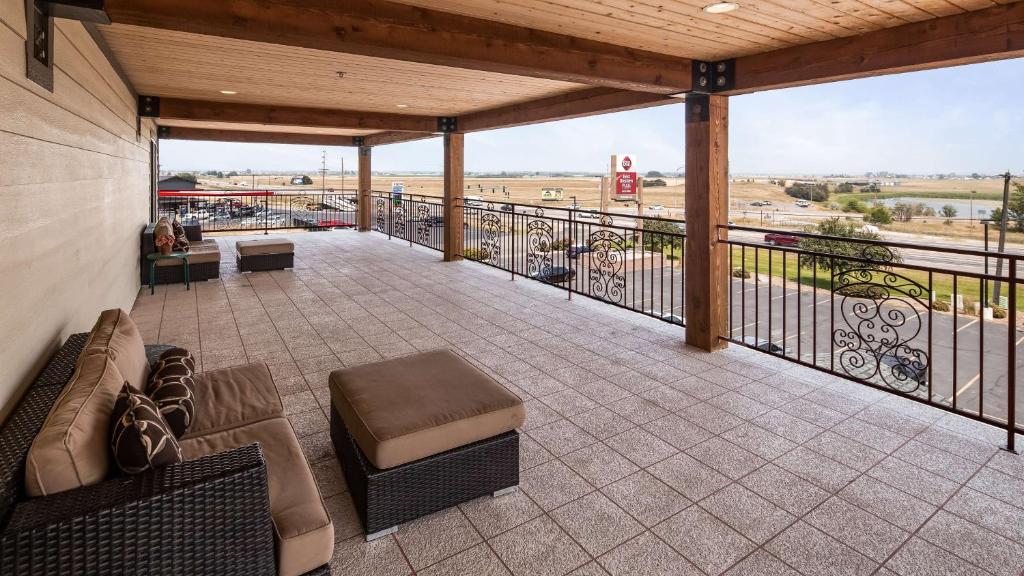 Best Western Plus Flathead Lake Inn and Suites photo