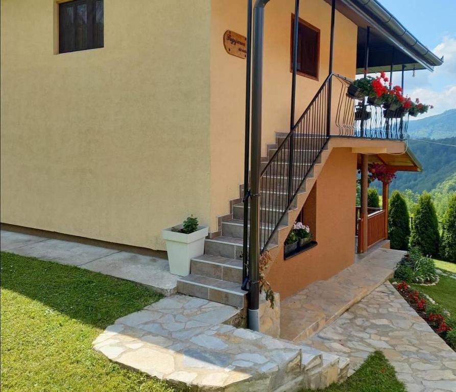 Budova, kde se bed and breakfast nachází