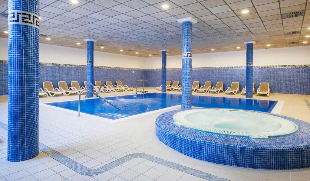 Bazén v ubytování Inturotel Sa Marina nebo v jeho okolí