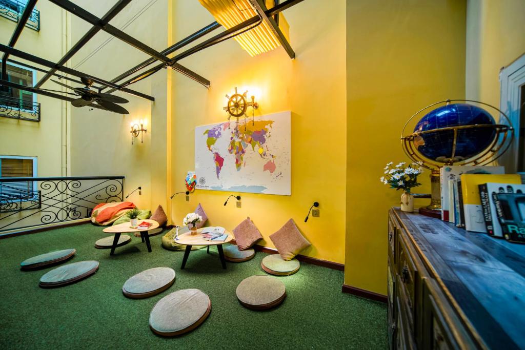 Posezení v ubytování Little Charm Hanoi Hostel