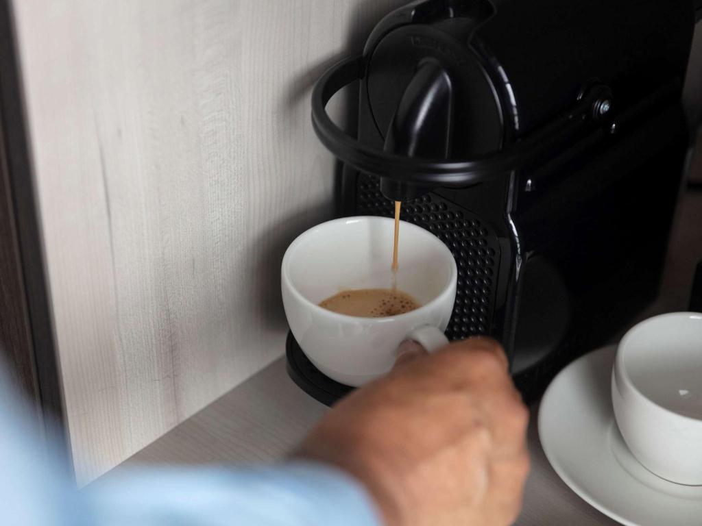 Příslušenství pro přípravu čaje a kávy v ubytování Mercure Blankenberge