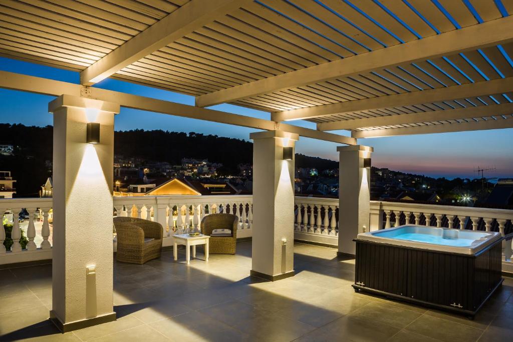 Balkón nebo terasa v ubytování Aenos Hotel