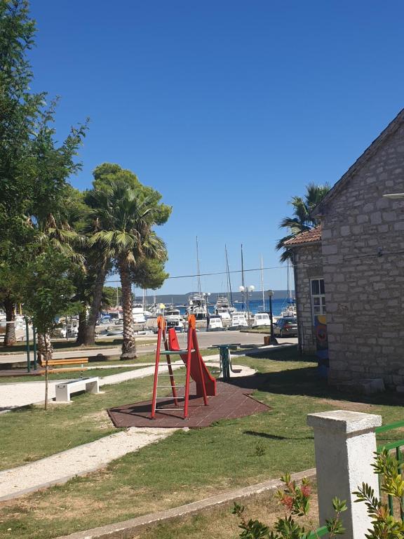 Herní místnost nebo prostor pro děti v ubytování Apartments Martinović By The Sea